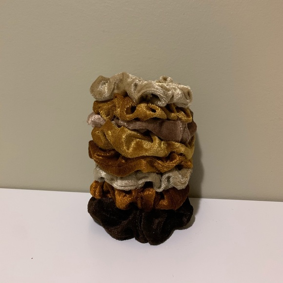 Scrunchies - Picture 8 of 10